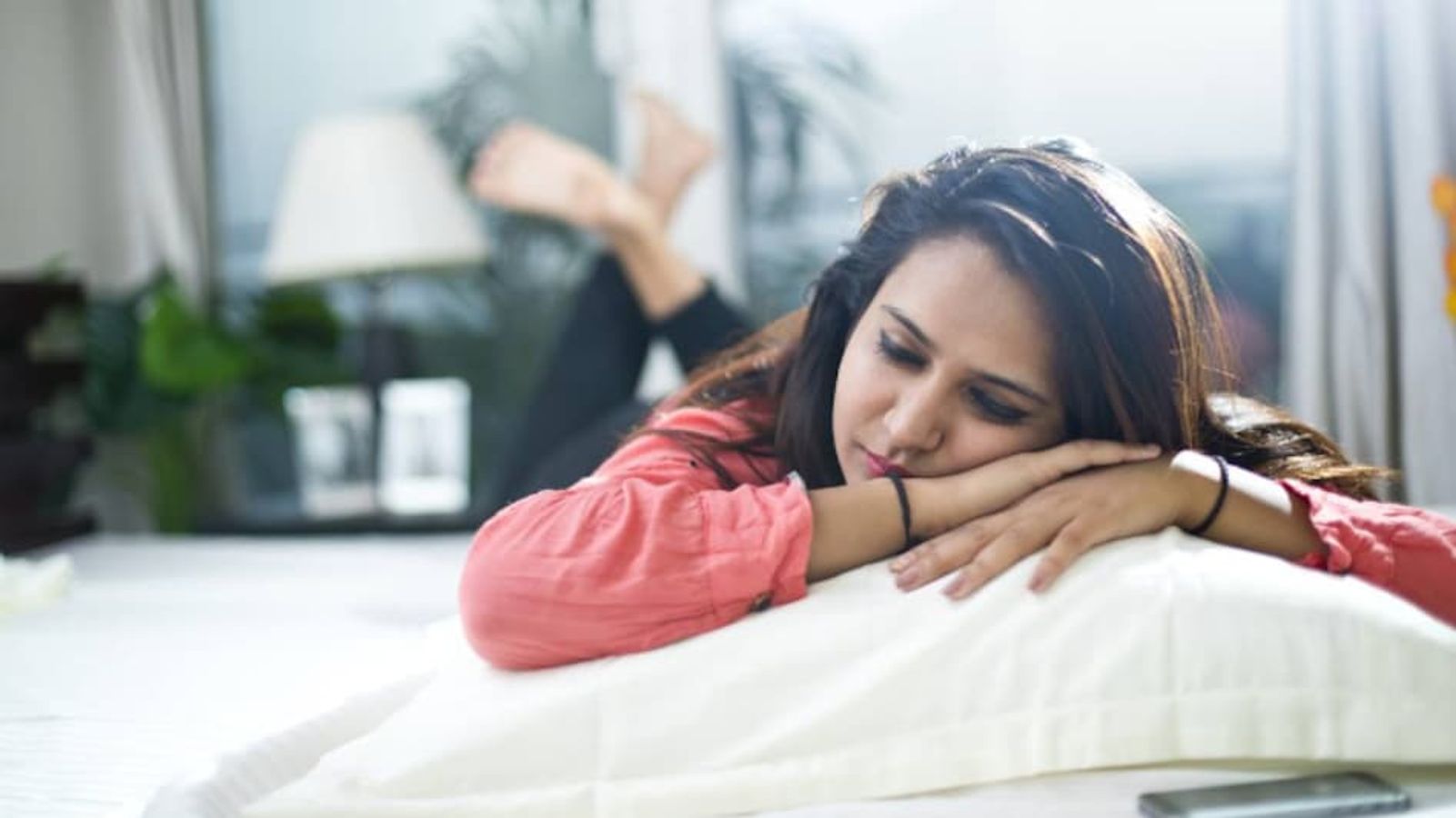 পর্যাপ্ত ঘুম না হলে যেসব লক্ষণ দেখা দেয়, জেনে নিন