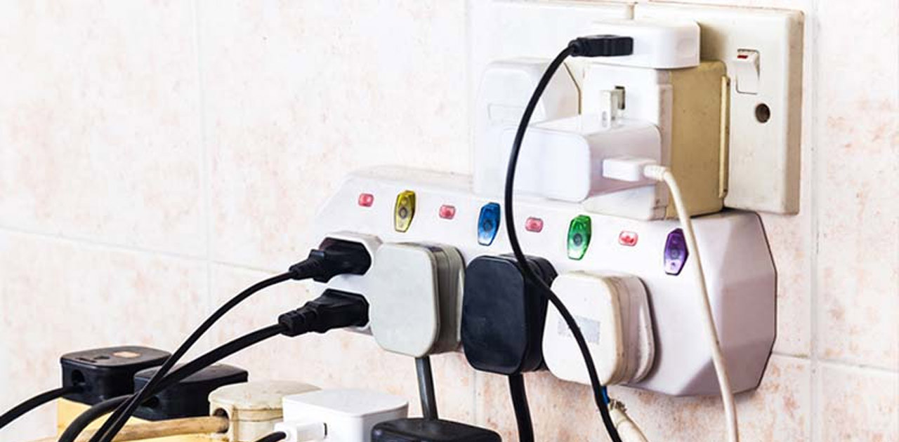 চার্জার প্লাগে সারাক্ষণ লাগিয়ে রাখলে কি বি’দ্যুৎ বিল বাড়ে? জেনে নিন