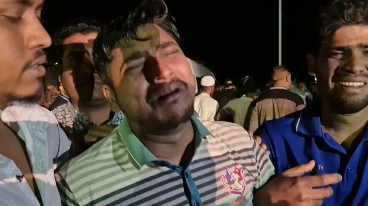 পদ্মায় বাসডু’বি: ‘কিছু লাগবে না, আমার সন্তানের লা’শটা উঠিয়ে দেন’