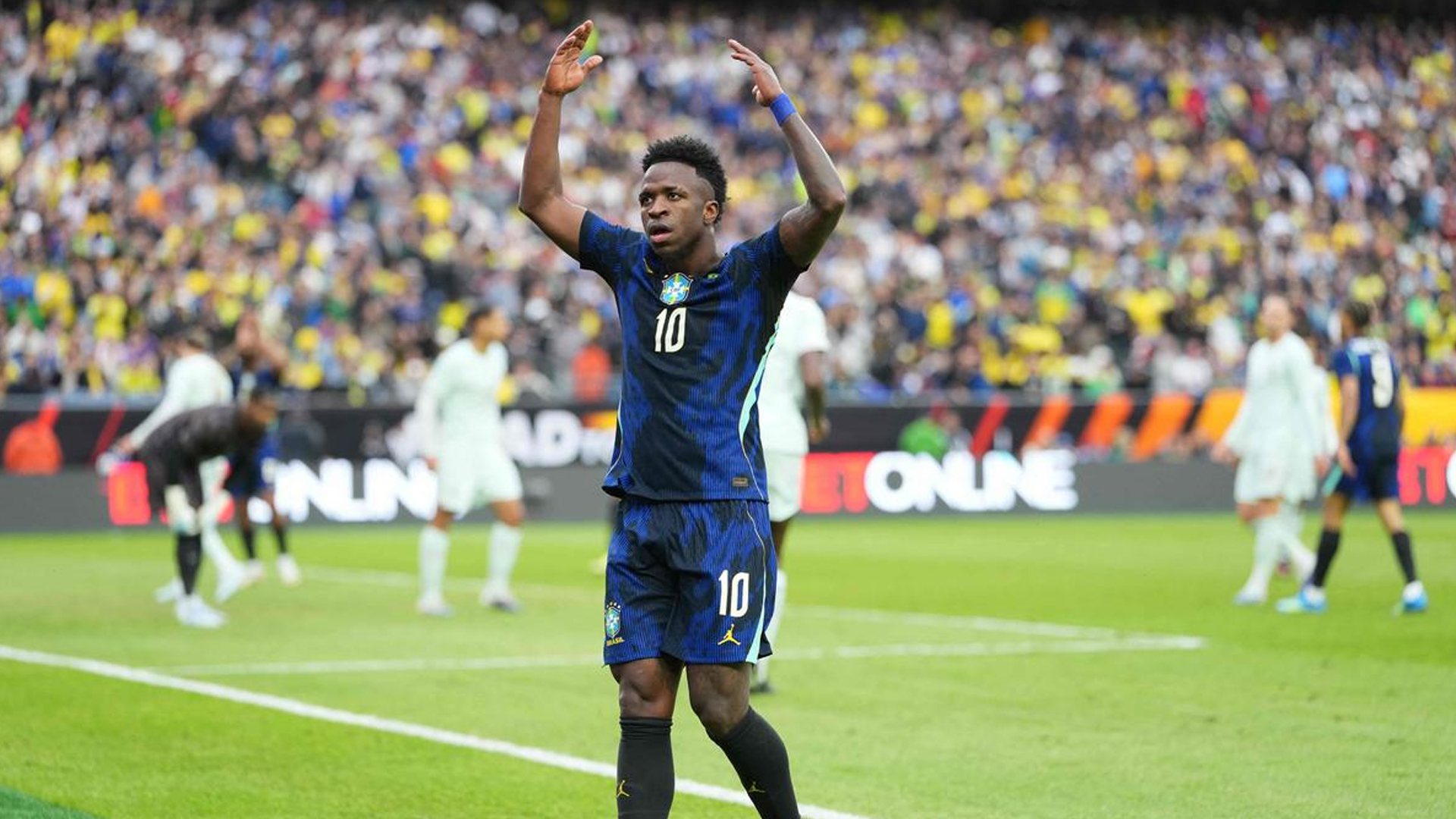 ৪ মিনিটের ব্যবধানে ২ গোল করে ক্রোয়েশিয়াকে হারাল ব্রাজিল